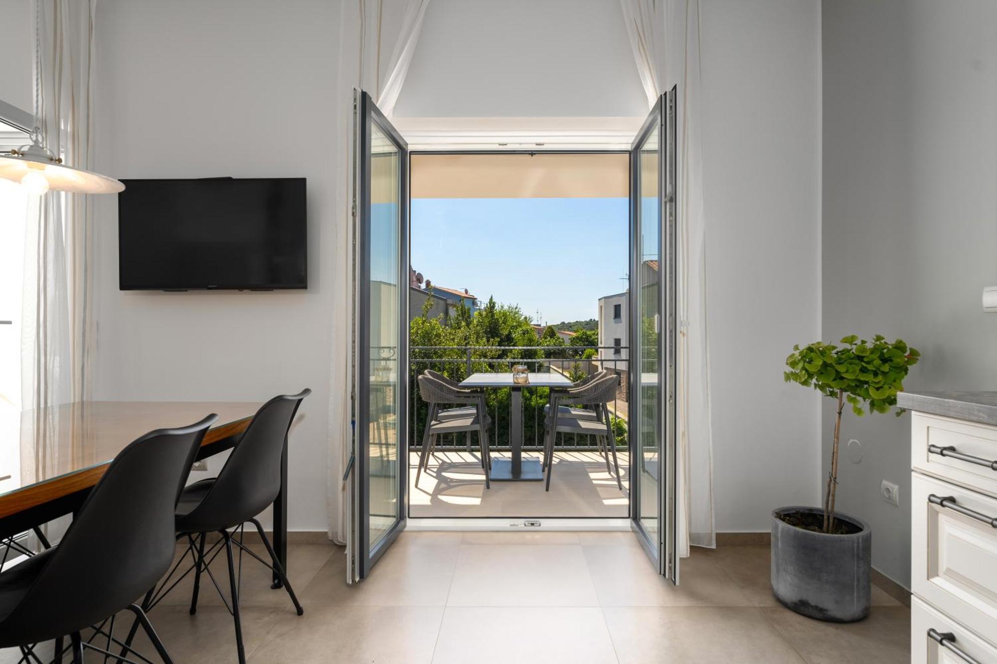Luxury Apartments Villa San Avia Banjole Buitenkant foto